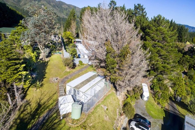 Photo of property in 2c Kaitoke Loop Road, Kaitoke, Upper Hutt, 5018
