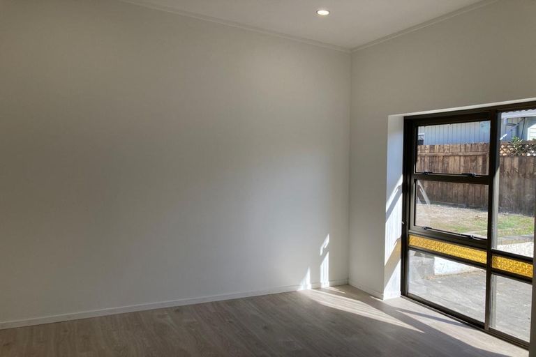 Photo of property in 10 Gulliver Place, Conifer Grove, Takanini, 2112