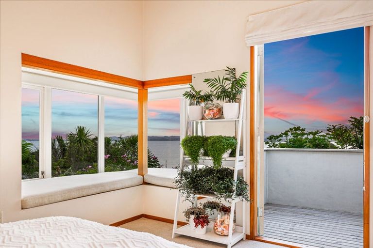 Photo of property in 32 Brigantine Drive, Beach Haven, Auckland, 0626