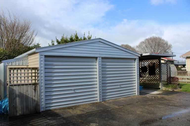 Photo of property in 5 Moore Road, Winton, 9720