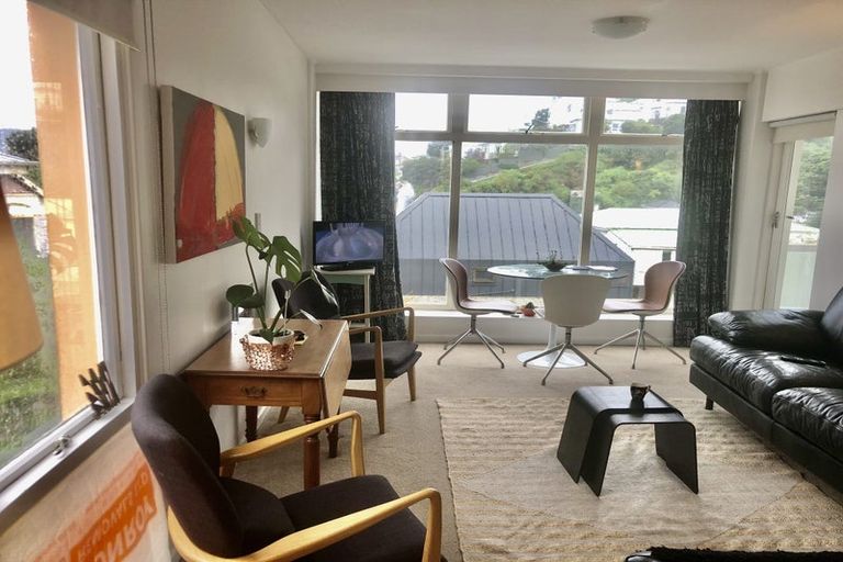 Photo of property in 11/4 Claremont Grove, Mount Victoria, Wellington, 6011