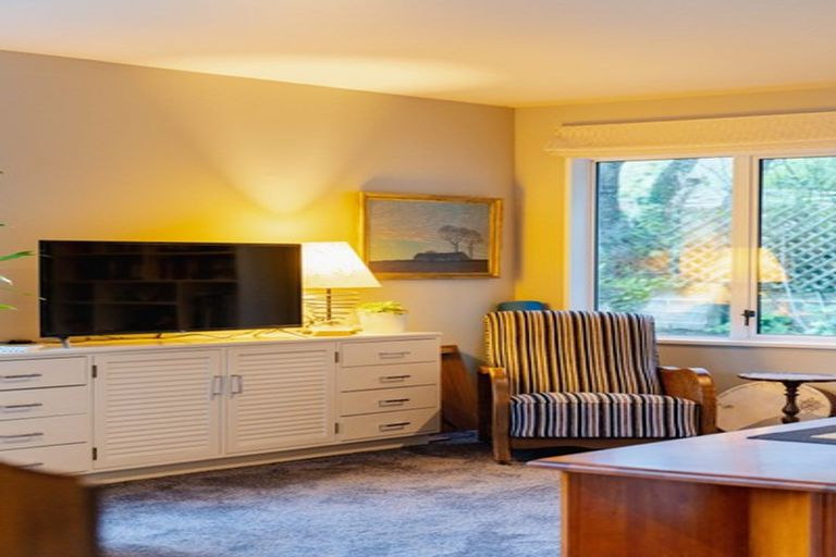 Photo of property in 6 Rosehill Road, Macandrew Bay, Dunedin, 9077