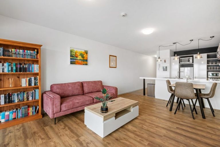 Photo of property in 4/270 Onewa Road, Birkenhead, Auckland, 0626