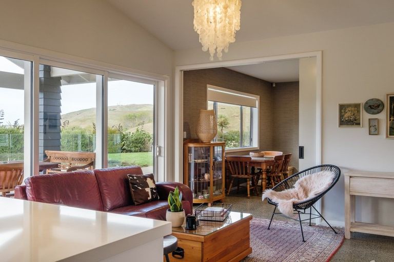 Photo of property in 58 Scarlys Way, Okitu, Gisborne, 4010