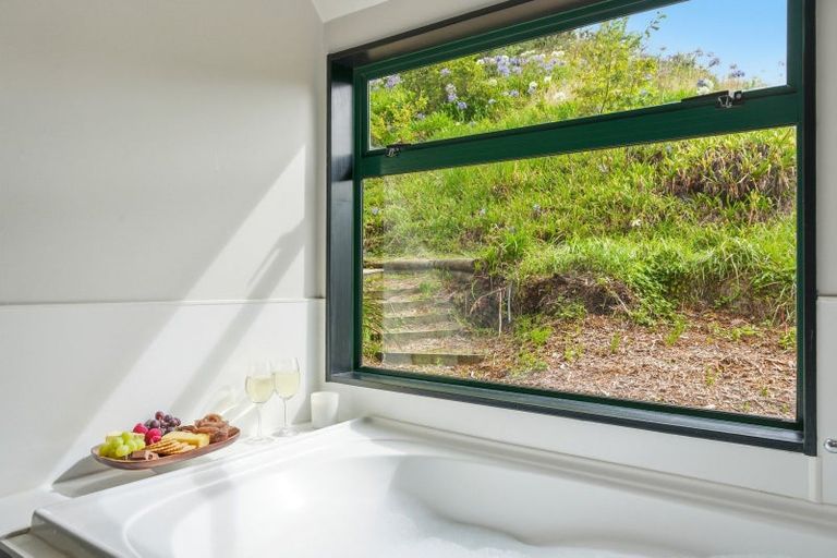 Photo of property in 8 Wairere Road, Bastia Hill, Whanganui, 4500