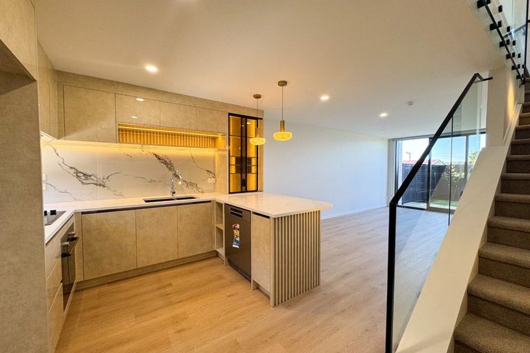 Photo of property in 4/9 Utting Street, Birkdale, Auckland, 0626