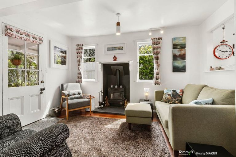 Photo of property in 4 Tyne Street, Island Bay, Wellington, 6023