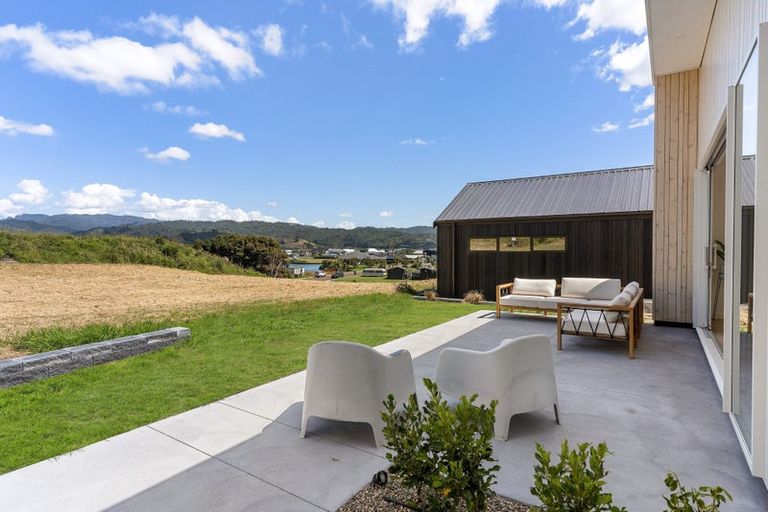Photo of property in 16 Ian Hopper Way, Pauanui, 3579