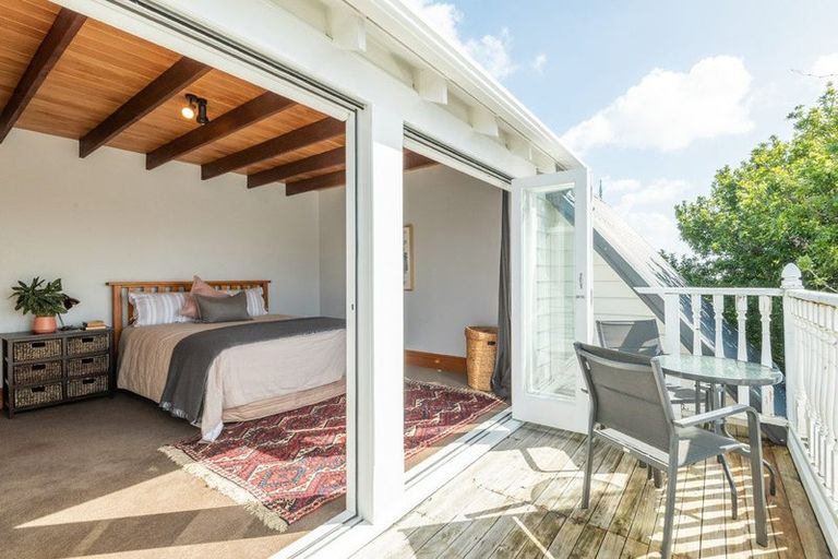 Photo of property in 5 Bayview Road, Hauraki, Auckland, 0622