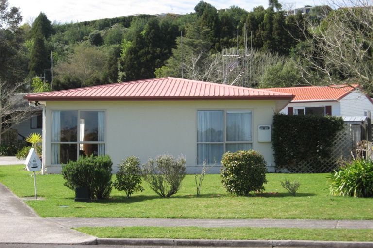 Photo of property in 86 Esmeralda Street, Welcome Bay, Tauranga, 3112