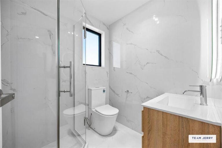 Photo of property in 30 Whare Kauri Road, Papakura, 2110