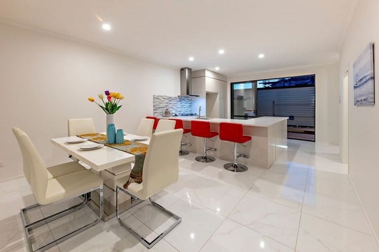 Photo of property in 22 Rere Close, Takanini, 2112