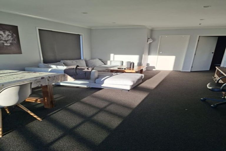 Photo of property in 46a Edgecombe Street, Newlands, Wellington, 6037