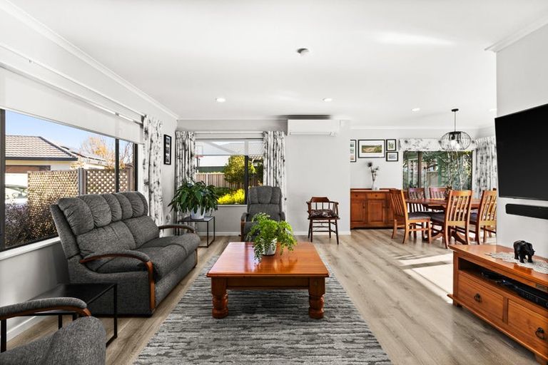 Photo of property in 17 Alderney Close, Taradale, Napier, 4112