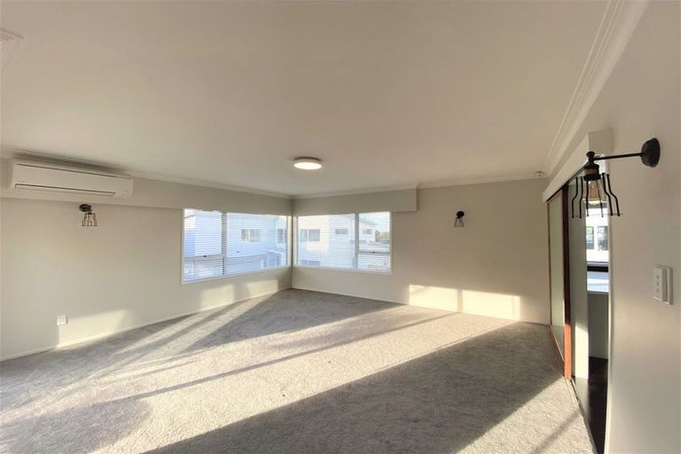 Photo of property in 32a Tirimoana Road, Te Atatu South, Auckland, 0602