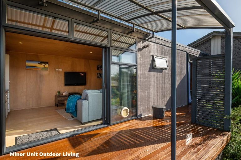 Photo of property in 127 Oaktree Avenue, Browns Bay, Auckland, 0630