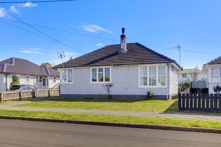 Photo of property in 15 Cameron Crescent, Masterton, 5810