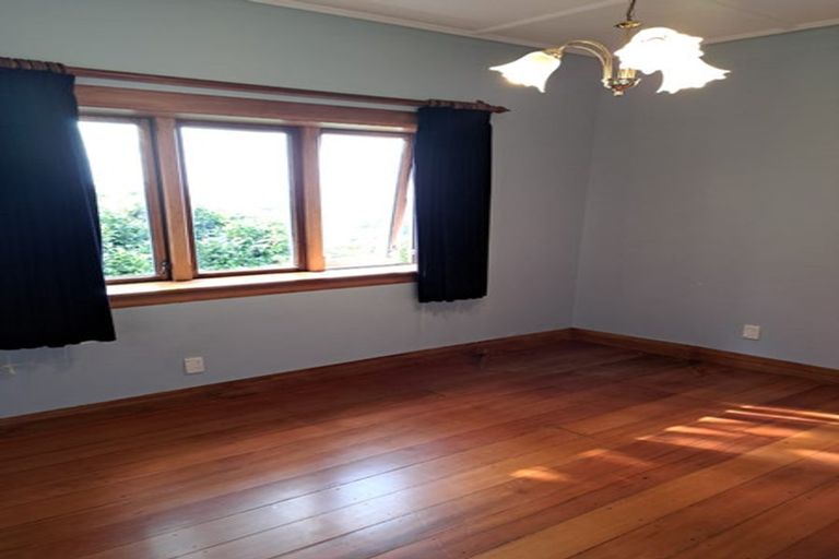 Photo of property in 13 Highbury Crescent, Highbury, Wellington, 6012