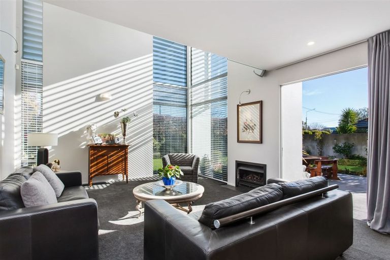 Photo of property in 10 Strowan Road, Strowan, Christchurch, 8052