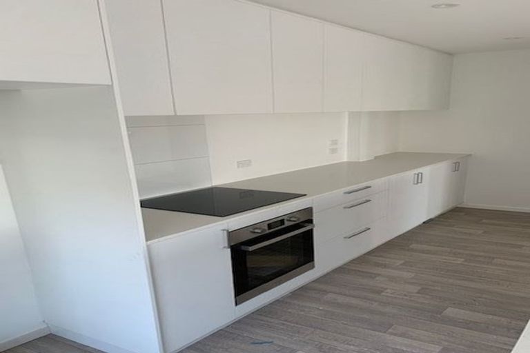 Photo of property in 37e Tawhiri Road, One Tree Hill, Auckland, 1061