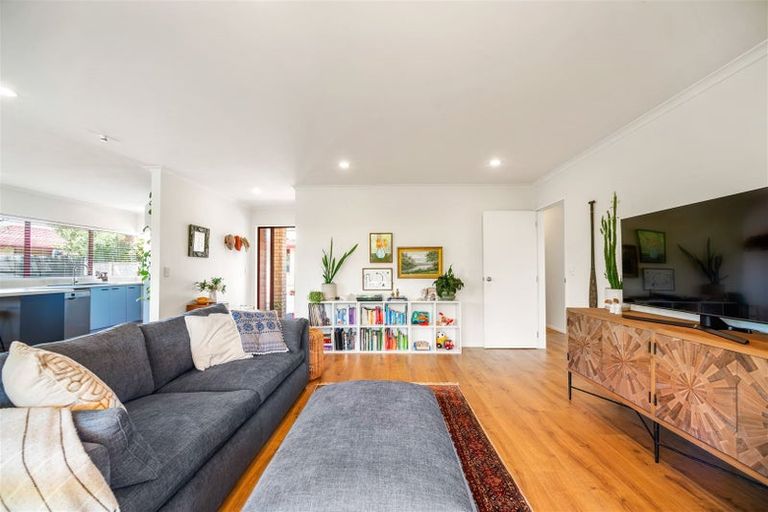 Photo of property in 732d Te Atatu Road, Te Atatu Peninsula, Auckland, 0610