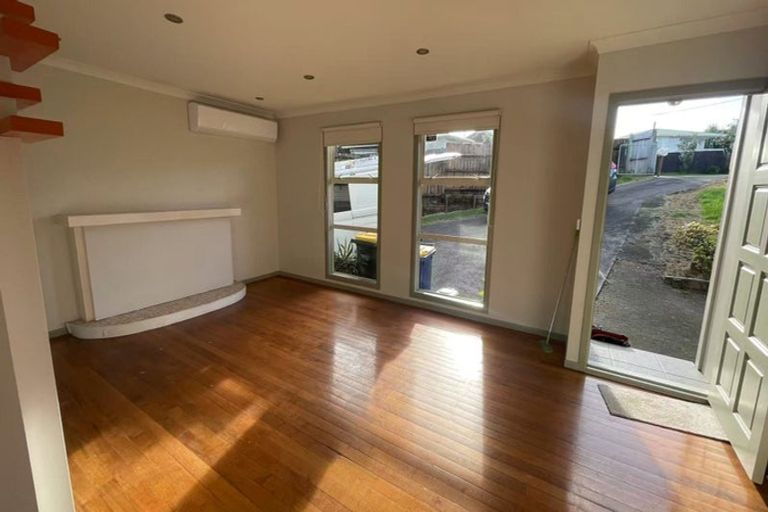 Photo of property in 11 Quiet Street, Te Atatu South, Auckland, 0610