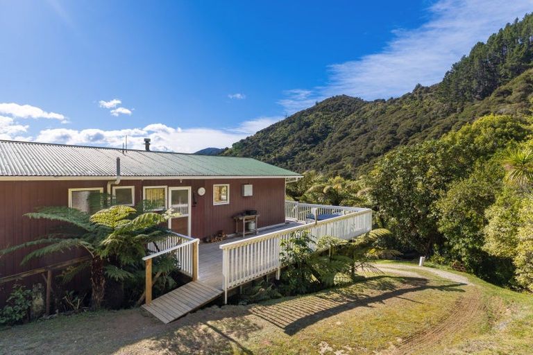 Photo of property in 240 Moetapu Bay Road, Moetapu Bay, Linkwater, 7282