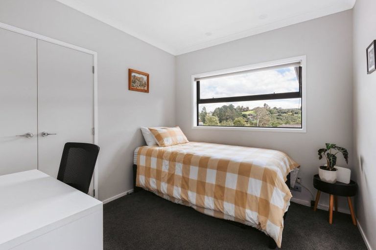 Photo of property in 111 Oteki Park Drive, Welcome Bay, Tauranga, 3112