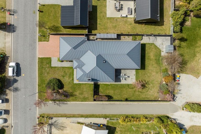 Photo of property in 20 Hewson Crescent, Lake Hawea, Wanaka, 9382