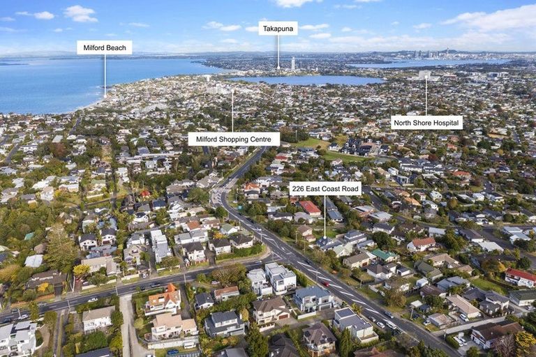 Photo of property in 226 East Coast Road, Forrest Hill, Auckland, 0620