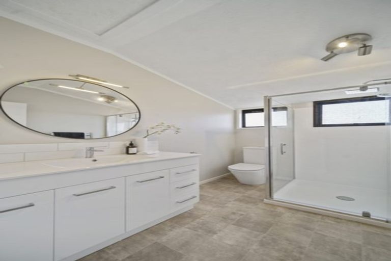 Photo of property in 2/127 Bucklands Beach Road, Bucklands Beach, Auckland, 2012