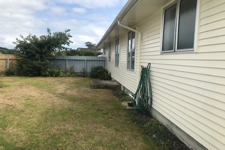 Photo of property in 10 Hadfield Place, Paraparaumu Beach, Paraparaumu, 5032