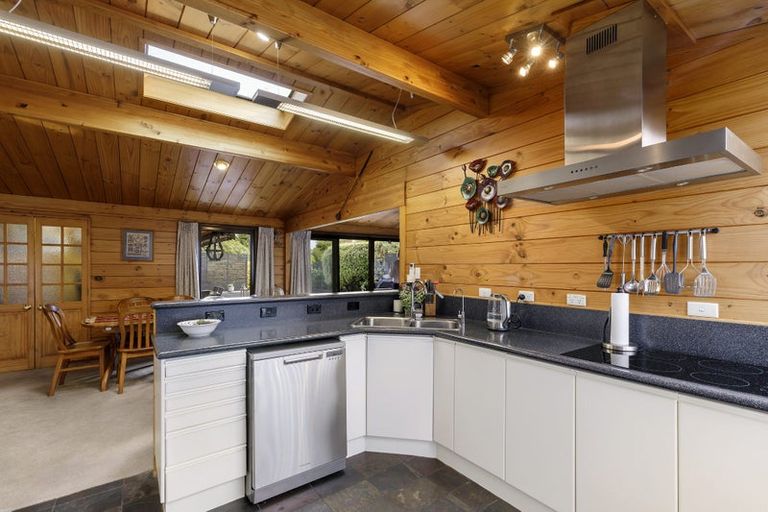 Photo of property in 6a Pilcher Crescent, Naenae, Lower Hutt, 5011