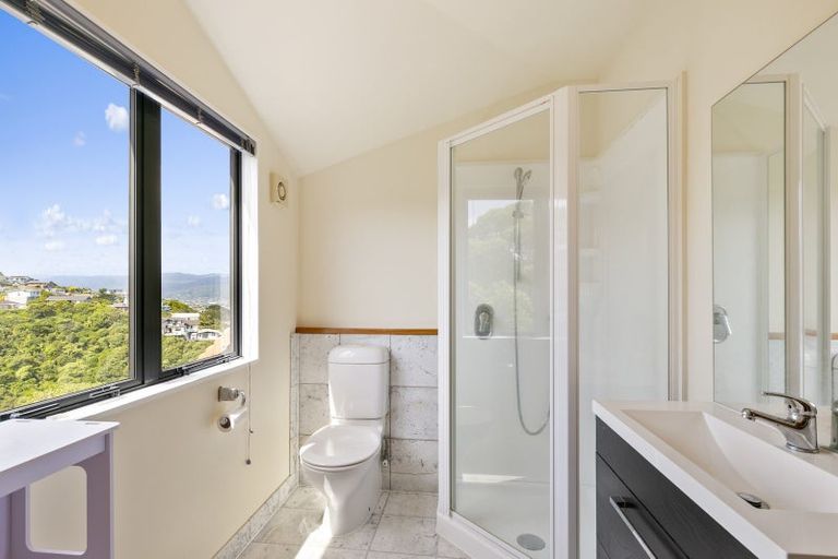 Photo of property in 19 George Gee Drive, Korokoro, Lower Hutt, 5012