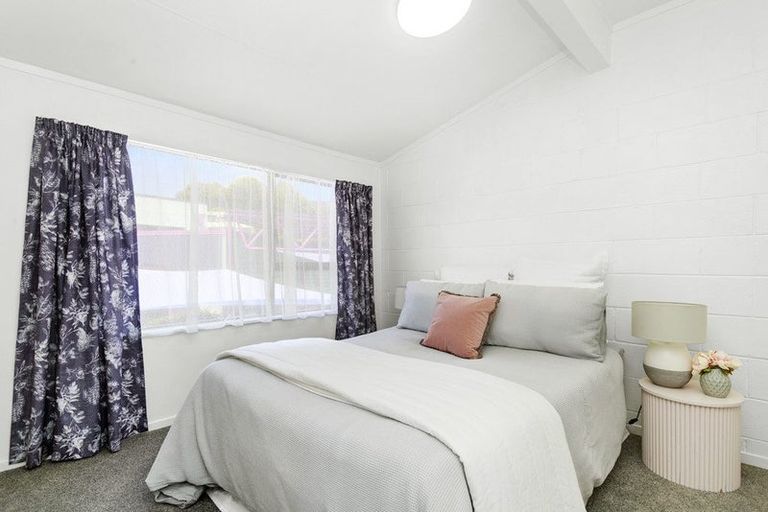 Photo of property in 1/29 Main Road, Tawa, Wellington, 5028