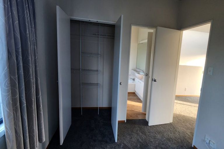 Photo of property in 14 Marina View, Paremata, Porirua, 5026