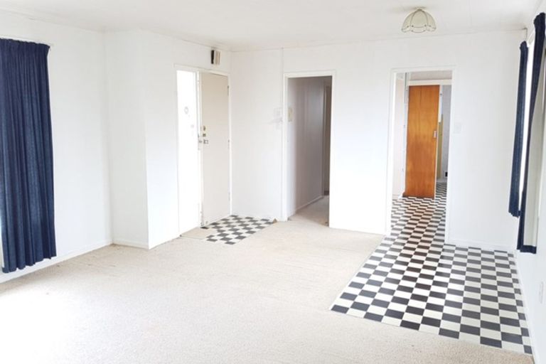 Photo of property in 179 Waimumu Road, Massey, Auckland, 0614