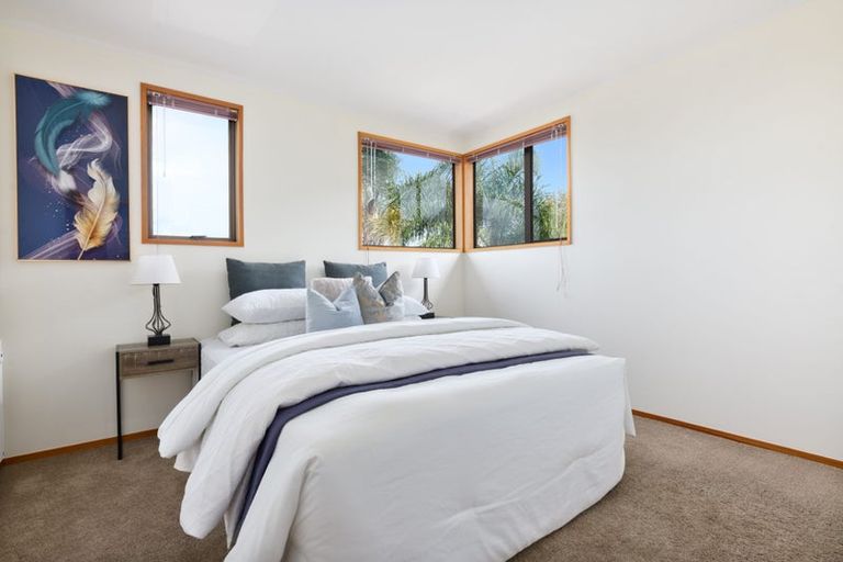 Photo of property in 5 Palmyra Way, Half Moon Bay, Auckland, 2012