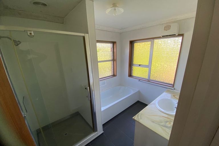 Photo of property in 3 Marama Place, One Tree Point, 0118