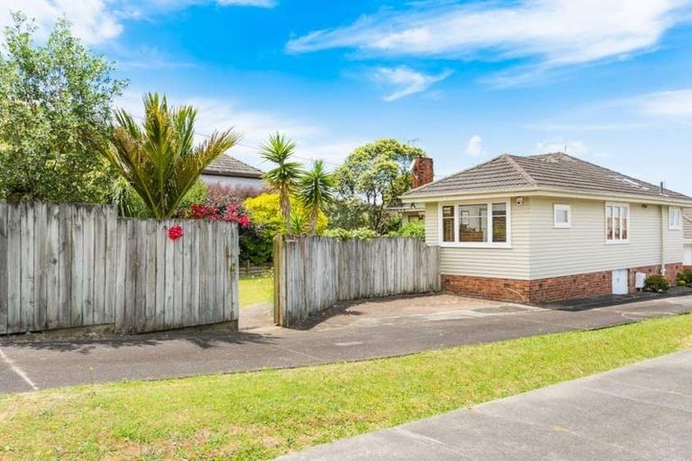 Photo of property in 1/38 Onepoto Road, Hauraki, Auckland, 0622