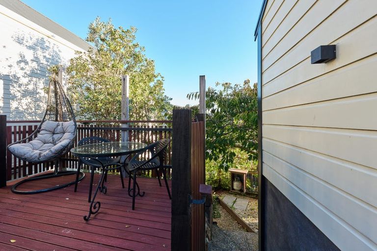 Photo of property in 12 Stafford Street, Mount Victoria, Wellington, 6011