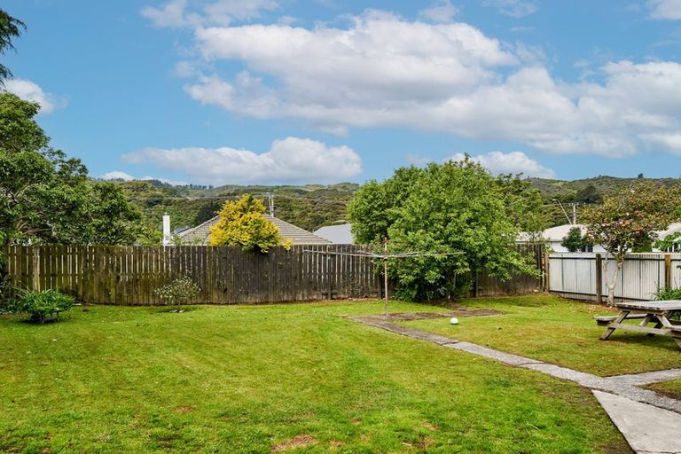 Photo of property in 9 Bledisloe Crescent, Wainuiomata, Lower Hutt, 5014