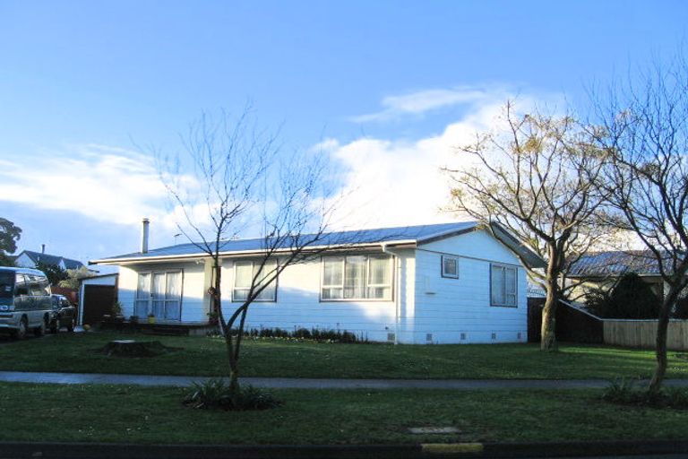 Photo of property in 17 Cartier Crescent, Flaxmere, Hastings, 4120