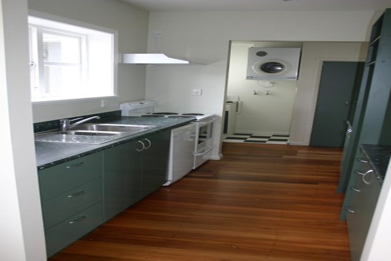 Photo of property in 2 Rodney Street, Northland, Wellington, 6012