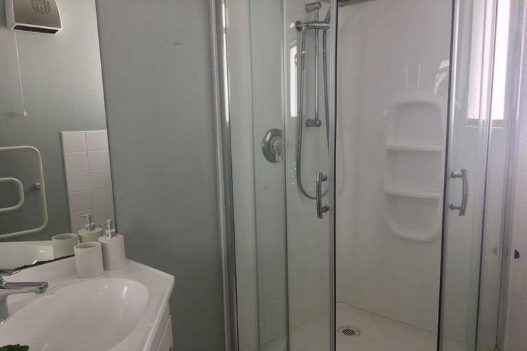 Photo of property in 15 Larkins Street, Helensburgh, Dunedin, 9010