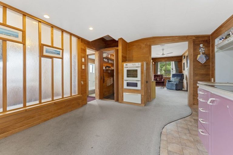 Photo of property in 30 Pioneer Road, Moturoa, New Plymouth, 4310