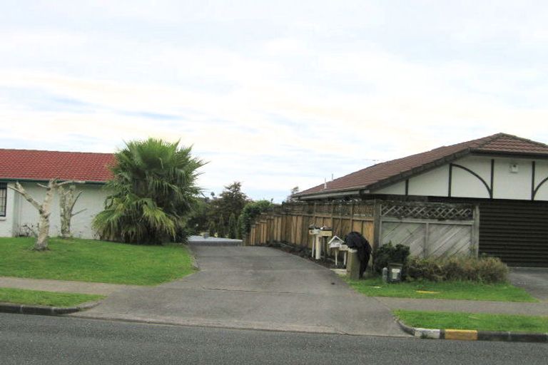 Photo of property in 2/19 Sunnyview Avenue, Shelly Park, Auckland, 2014