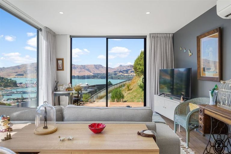 Photo of property in 25g Walkers Road, Lyttelton, 8082