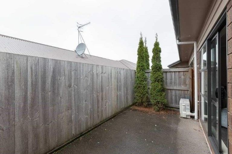 Photo of property in 1/108 Old Farm Road, Hamilton East, Hamilton, 3216