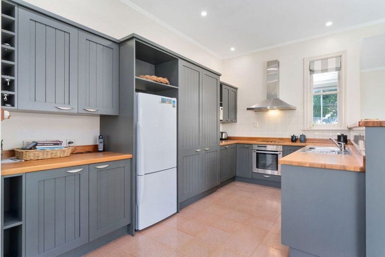 Photo of property in 218 High Street South, Carterton, 5713